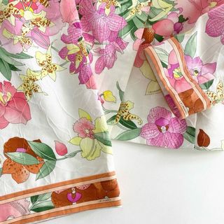 LEONARD - 29d8 LEONARD FASHION レオナール 美しい花柄プリント LEONARD - 29d8 LEONARD FASHION レオナール 美しい花柄プリント