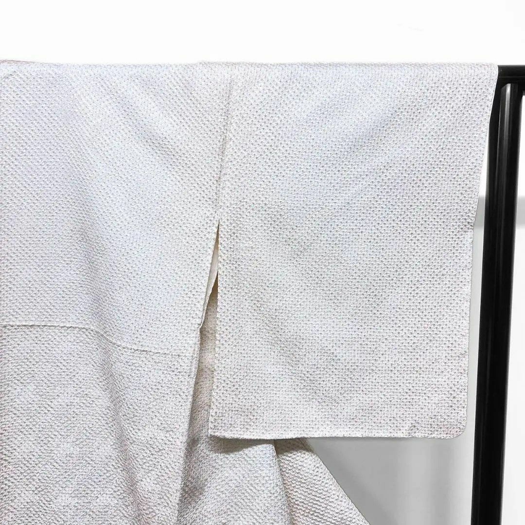 総絞り　白地　紗綾形地紋　小紋　着物　033w レディースの水着/浴衣(その他)の商品写真