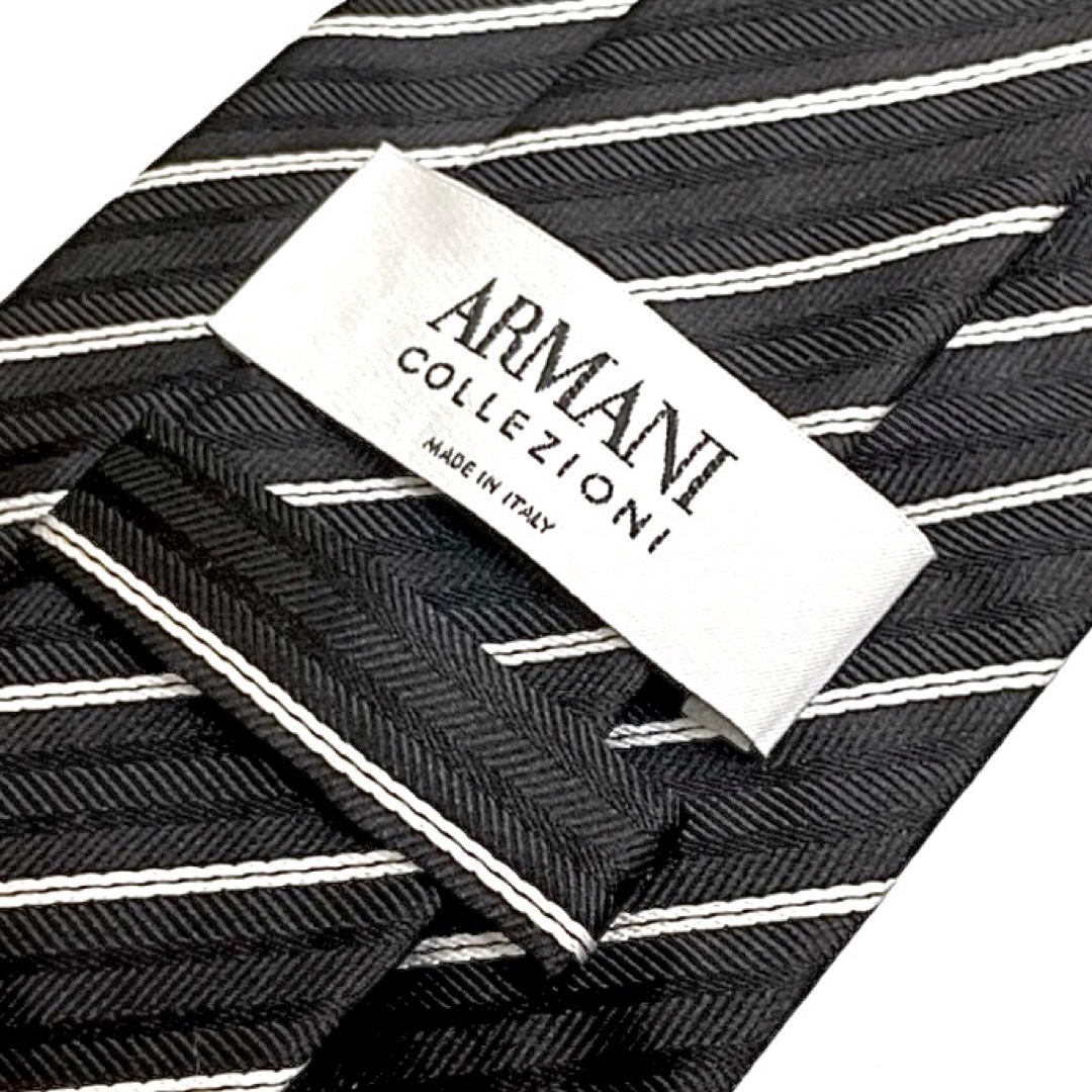 ARMANI COLLEZIONI(アルマーニ コレツィオーニ)のアルマーニ  ARMANI COLLEZIONI   黒/白 ストライプネクタイ メンズのファッション小物(ネクタイ)の商品写真