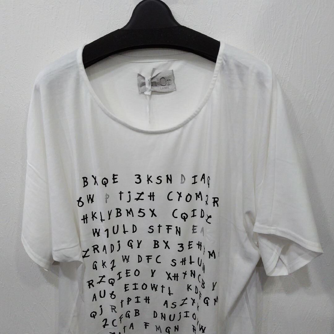 osharewalker(オシャレウォーカー)の新品・n’Or（オシャレウォーカー）・英字箔プリントTシャツLL~3L レディースのトップス(Tシャツ(半袖/袖なし))の商品写真