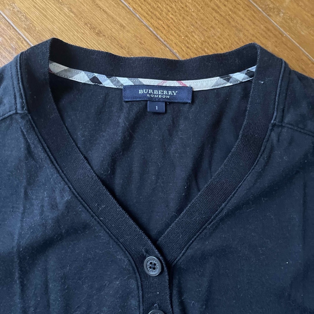 BURBERRY(バーバリー)のバーバリー　黒　7分袖　薄手Vネックtシャツ レディースのトップス(カットソー(長袖/七分))の商品写真