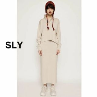 スライ(SLY)のSLY スライ　セーター　ニット　ハーフジップ　アイボリー　長袖　ハイネック(ニット/セーター)