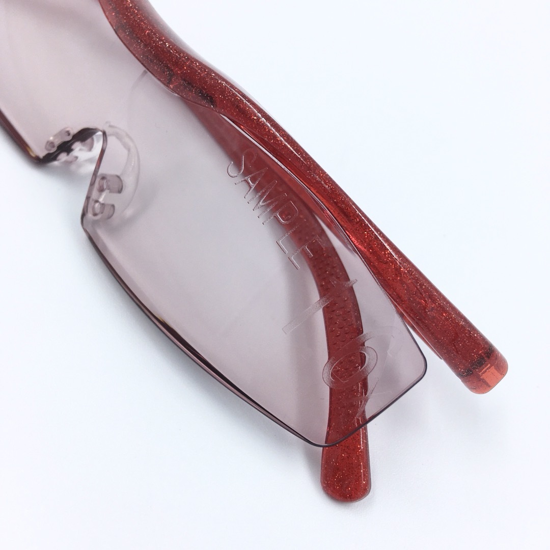 Hazuki(ハズキ)のハズキルーペ　コンパクト　ルビー　レンズカラー　1.6倍 レディースのファッション小物(サングラス/メガネ)の商品写真