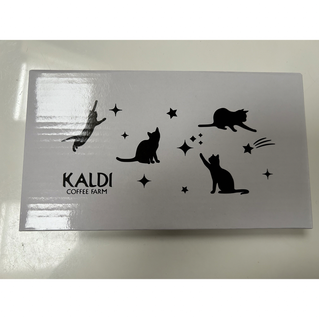 KALDI(カルディ)の【未使用タグ付】カルディ猫の日バック　プレート　カレンダー レディースのバッグ(トートバッグ)の商品写真