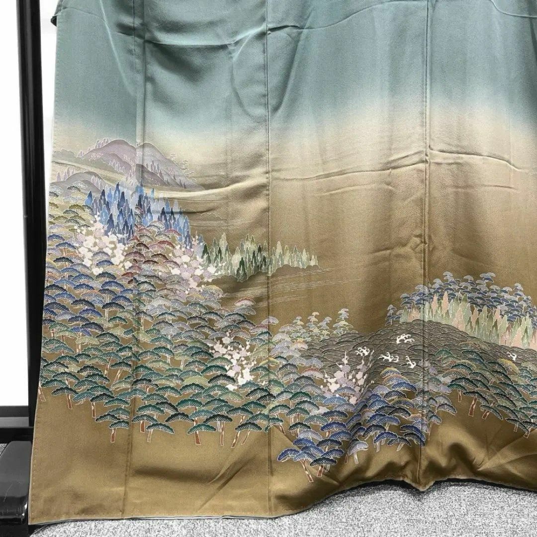 作家もの　色留袖　遠山　木々　松　景観模様　着物　033w レディースの水着/浴衣(その他)の商品写真