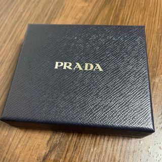 PRADA 折りたたみ財布 空箱