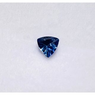 タンザナイトルース　0.31ct トリリアントカット