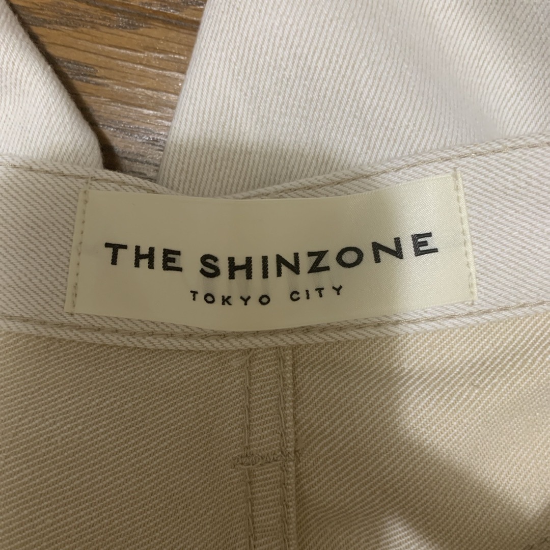 Shinzone(シンゾーン)のシンゾーン　アイビージーンズ　ホワイト レディースのパンツ(デニム/ジーンズ)の商品写真