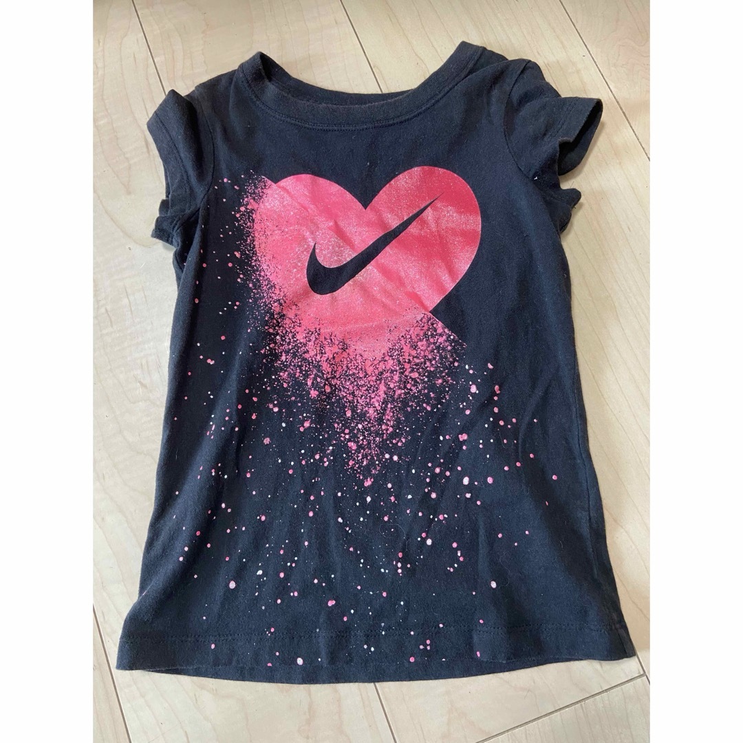 NIKE(ナイキ)のナイキ　Tシャツ　4T キッズ/ベビー/マタニティのキッズ服女の子用(90cm~)(Tシャツ/カットソー)の商品写真