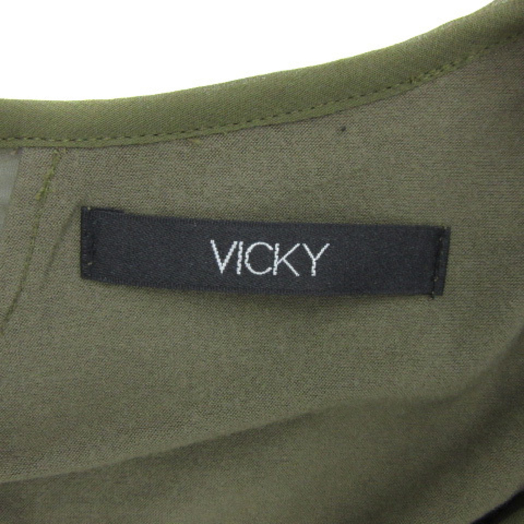 VICKY(ビッキー)のビッキー VICKY ブラウス ノースリーブ Vネック 無地 2 カーキ レディースのトップス(シャツ/ブラウス(半袖/袖なし))の商品写真