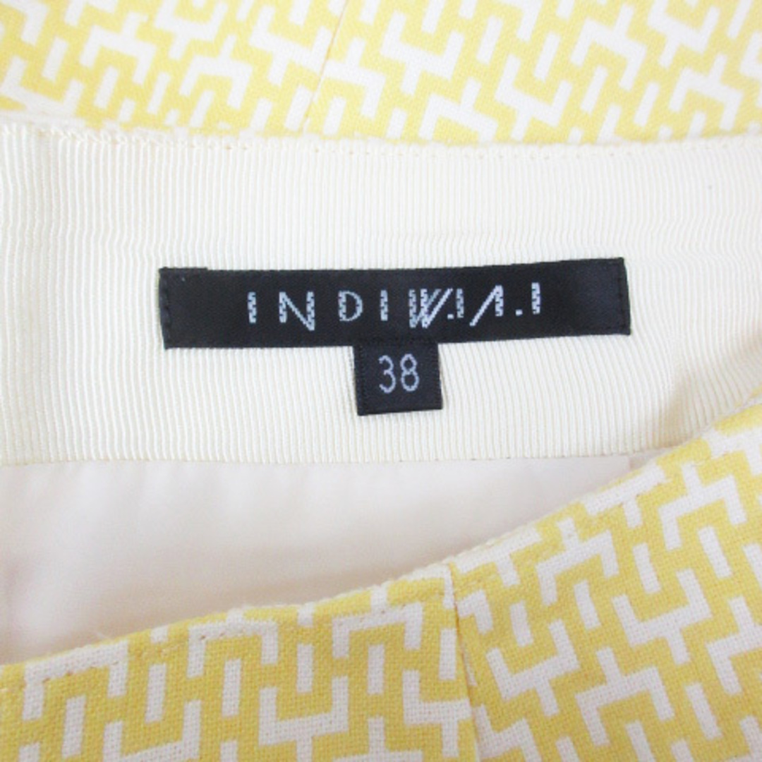 INDIVI(インディヴィ)のインディヴィ タイトスカート ひざ丈 スリット 総柄 38 黄色 白 イエロー レディースのスカート(ひざ丈スカート)の商品写真
