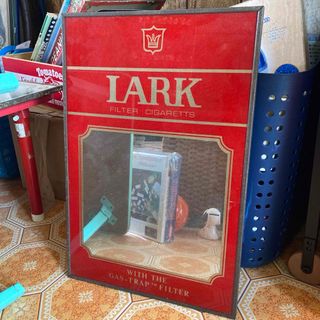 vintage LARK パブミラー　ラーク　鏡　(壁掛けミラー)