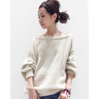 アパルトモンドゥーズィエムクラス(L'Appartement DEUXIEME CLASSE)のアパルトモンTWINS OF FLORENCE Back Vネック KNIT(ニット/セーター)