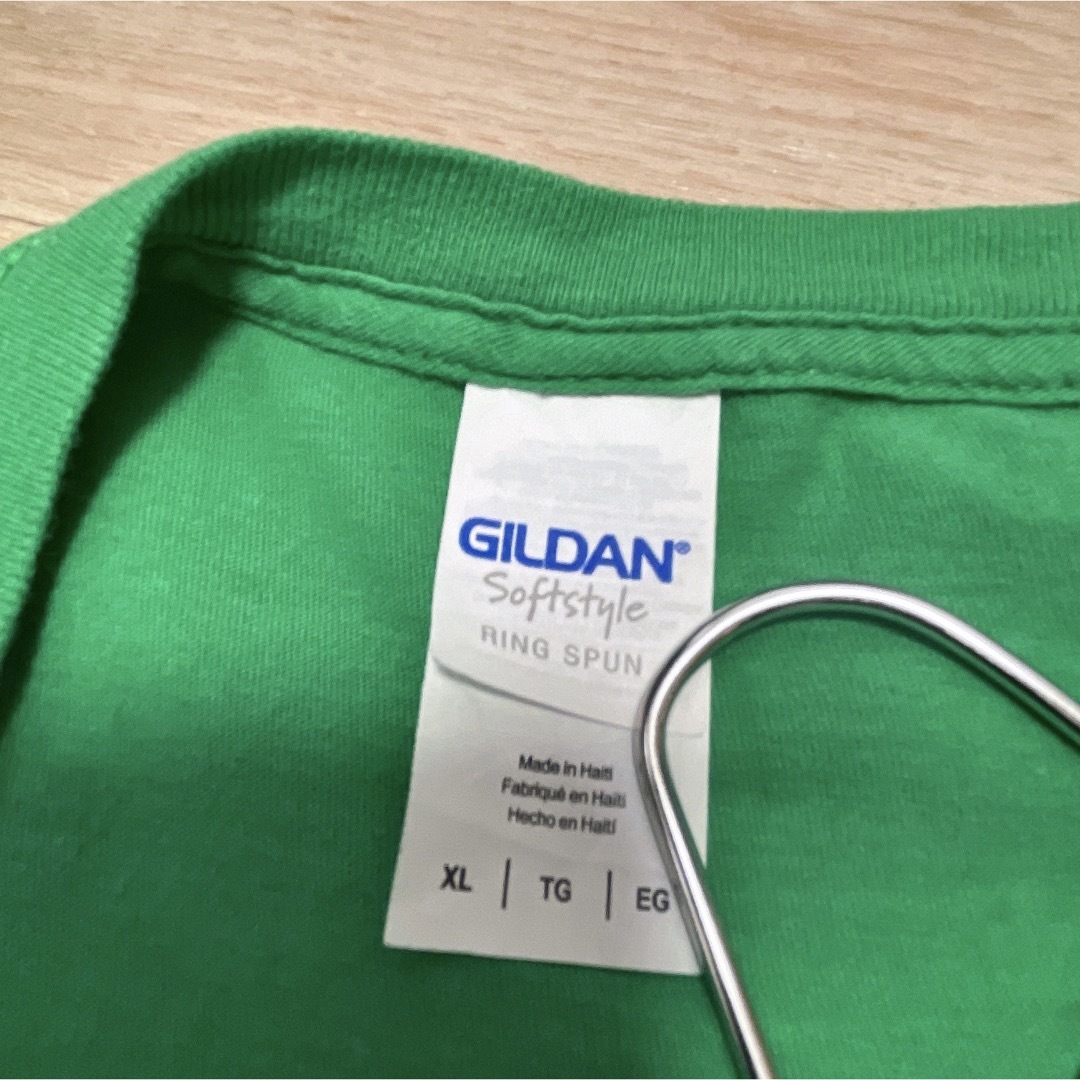 GILDAN(ギルタン)のUSA古着　GILDAN　Tシャツ　XL　グリーン　緑　プリント　ロゴ　UFO メンズのトップス(Tシャツ/カットソー(半袖/袖なし))の商品写真