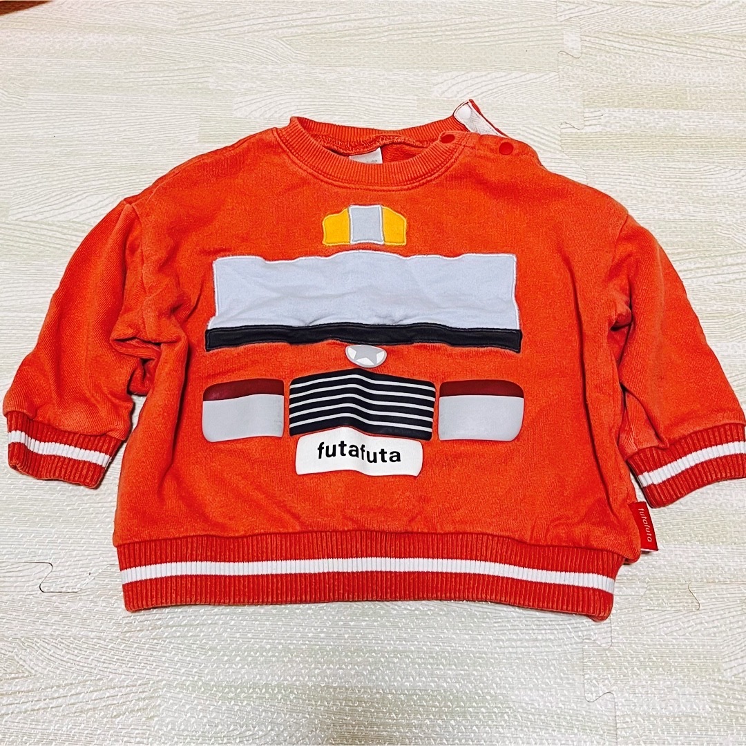 futafuta(フタフタ)のfutafuta 消防車トレーナー 90 キッズ/ベビー/マタニティのキッズ服男の子用(90cm~)(Tシャツ/カットソー)の商品写真