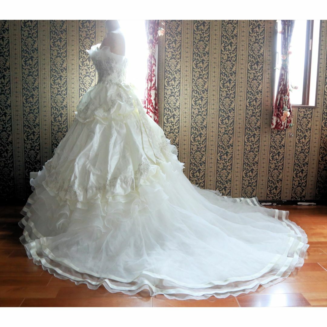 小さいサイズInis高級ウエディングドレス3号5号7号XXS~Sロングトレーン レディースのフォーマル/ドレス(ウェディングドレス)の商品写真
