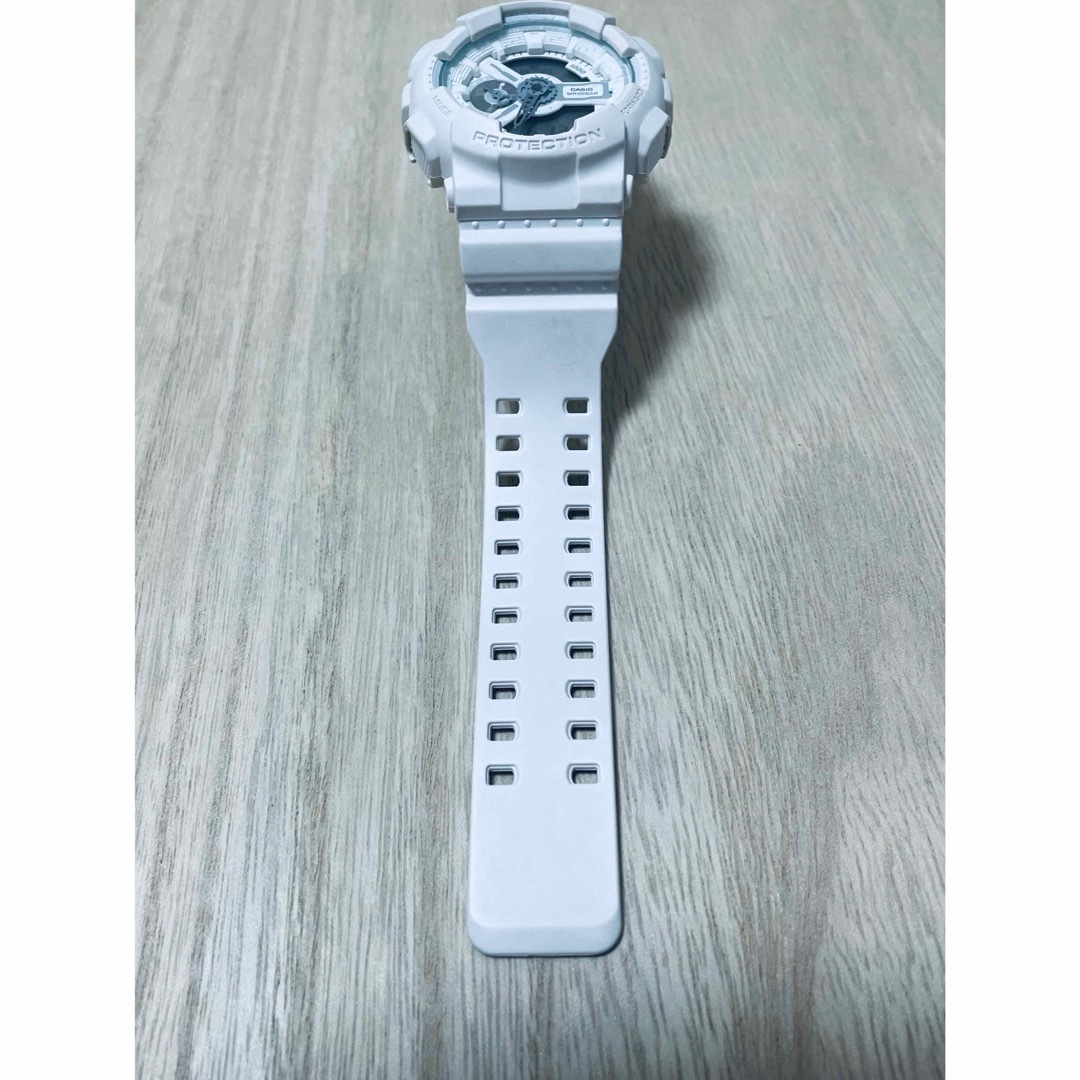 G-SHOCK(ジーショック)の【美品】カシオ G-SHOCK オールホワイトGA-110BC デジアナ 腕時計 メンズの時計(腕時計(デジタル))の商品写真