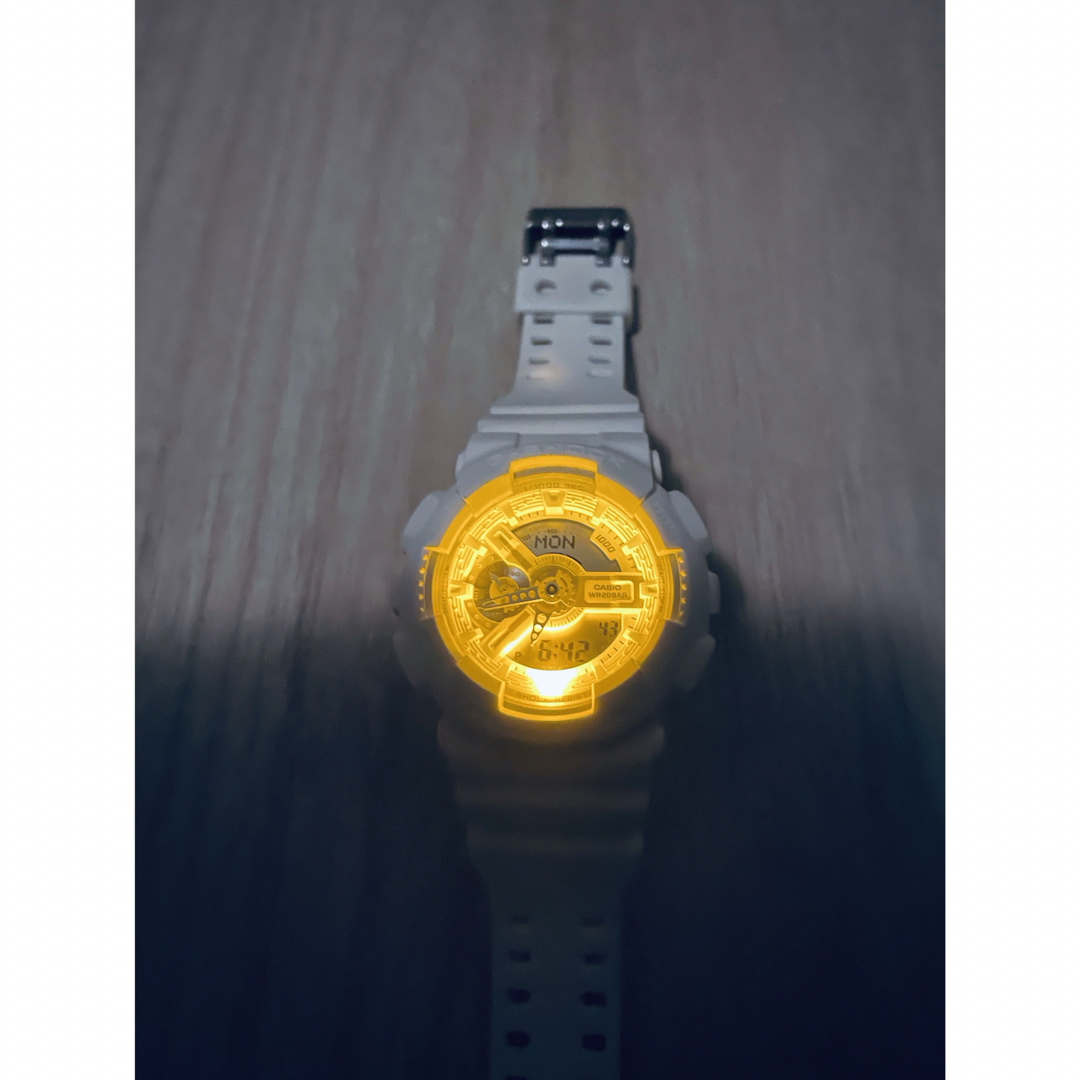 G-SHOCK(ジーショック)の【美品】カシオ G-SHOCK オールホワイトGA-110BC デジアナ 腕時計 メンズの時計(腕時計(デジタル))の商品写真