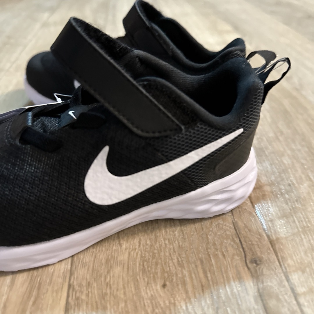 NIKE(ナイキ)のナイキ レボリューション6 N N TDV 16cm キッズ/ベビー/マタニティのキッズ靴/シューズ(15cm~)(スニーカー)の商品写真