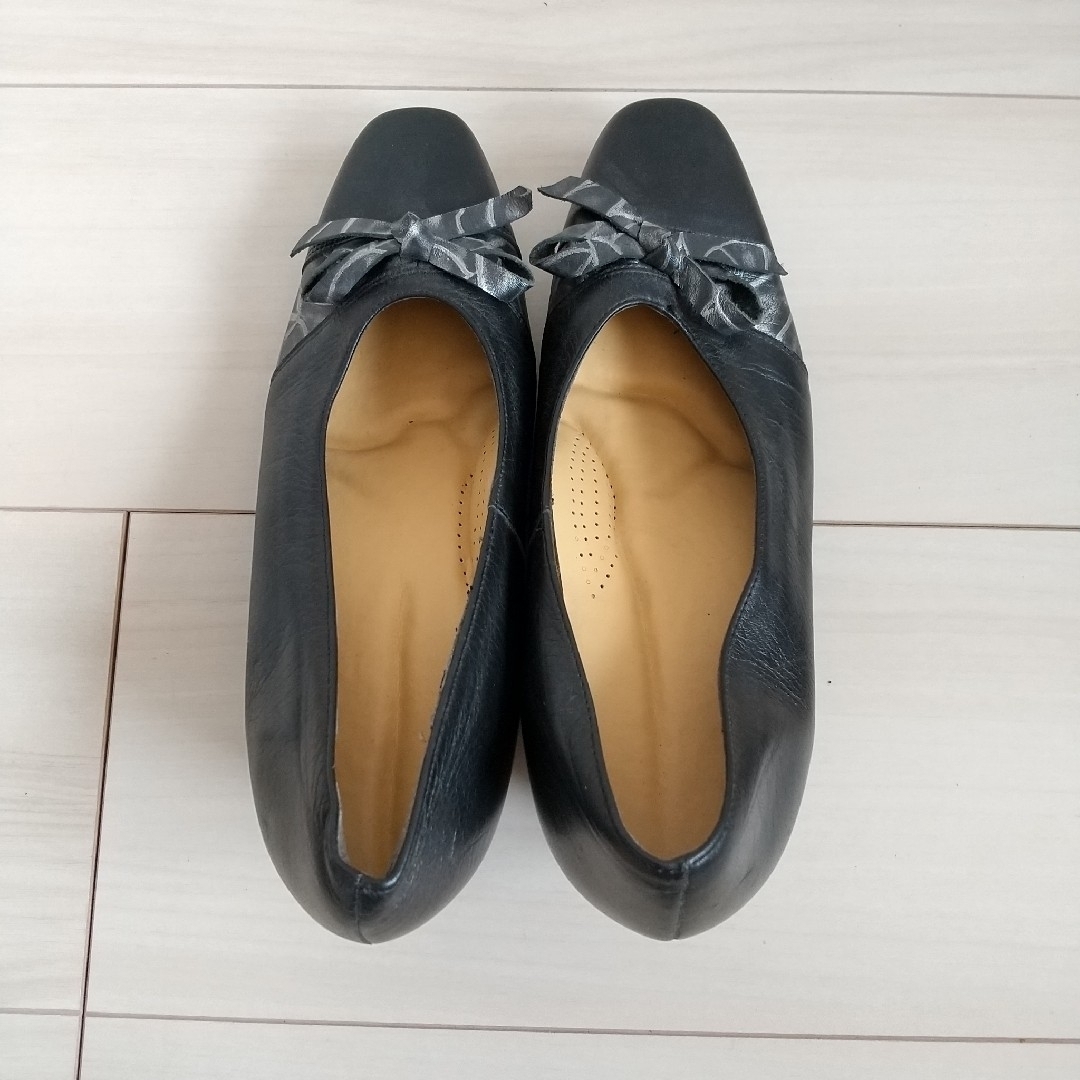 （476）ブラック ウエッジソール パンプス（22.5cm） レディースの靴/シューズ(ハイヒール/パンプス)の商品写真
