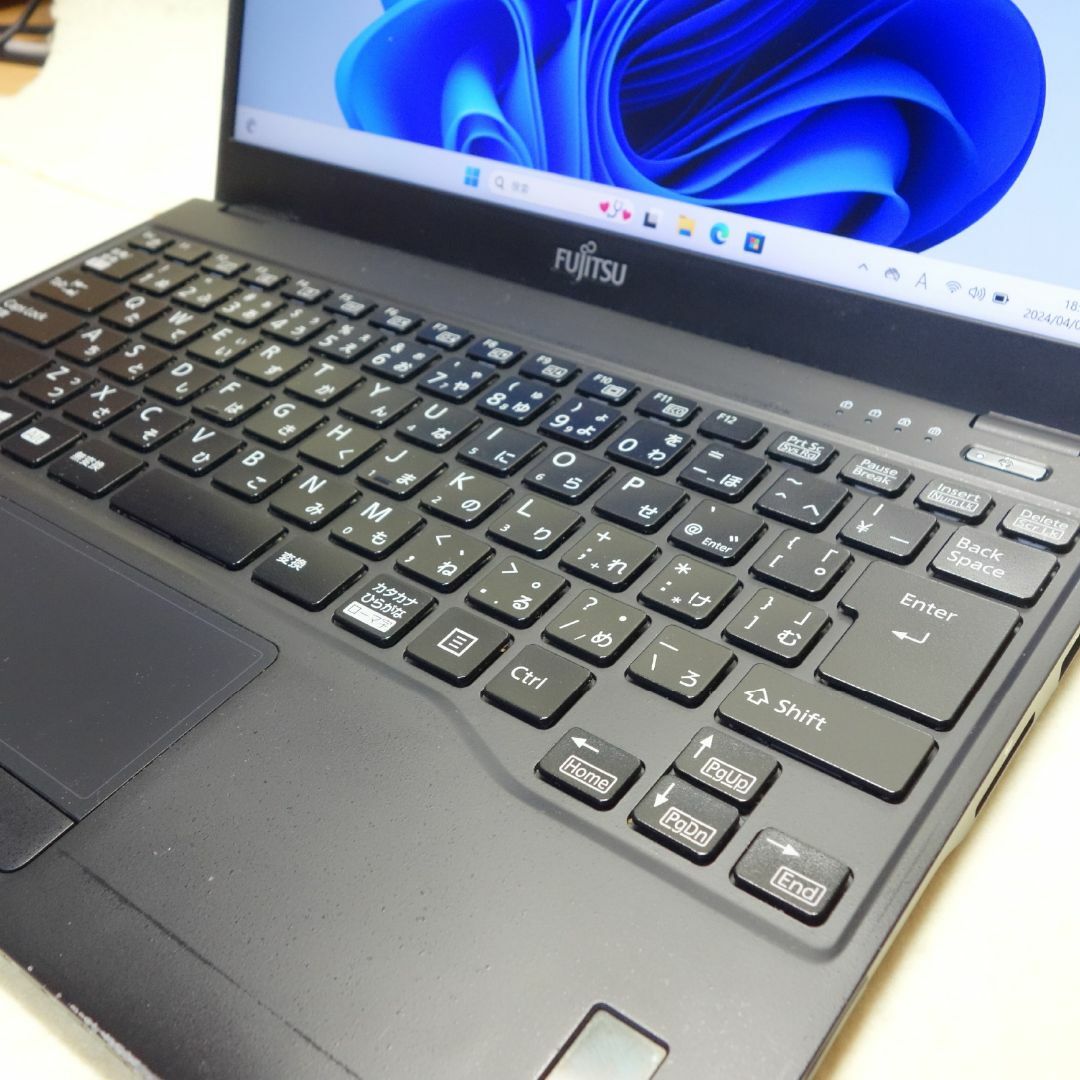 富士通(フジツウ)のLIFEBOOK U939/A◆i5-8365U/SSD 128G/8G/軽量 スマホ/家電/カメラのPC/タブレット(ノートPC)の商品写真