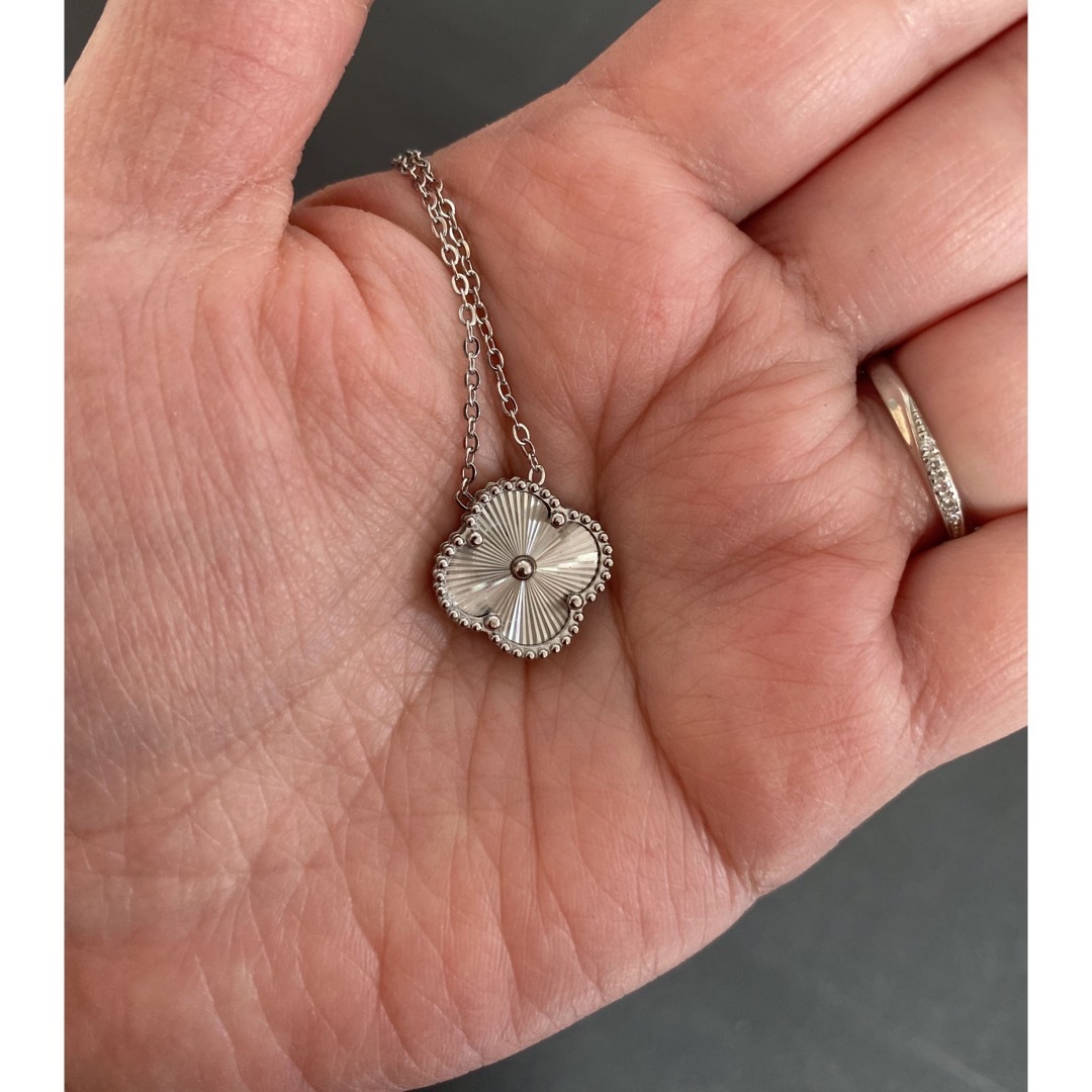 セール　Four Leaf Clover necklace silver レディースのアクセサリー(ネックレス)の商品写真