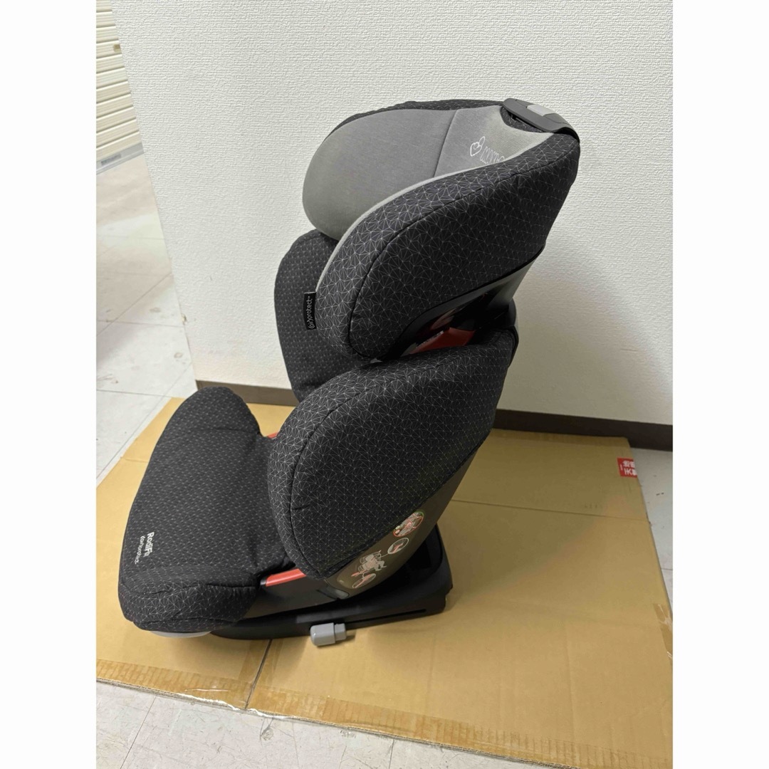 Maxi-Cosi(マキシコシ)のマキシコシ　ロディフィックス RodiFix　チャイルドシート　isofix キッズ/ベビー/マタニティの外出/移動用品(自動車用チャイルドシート本体)の商品写真