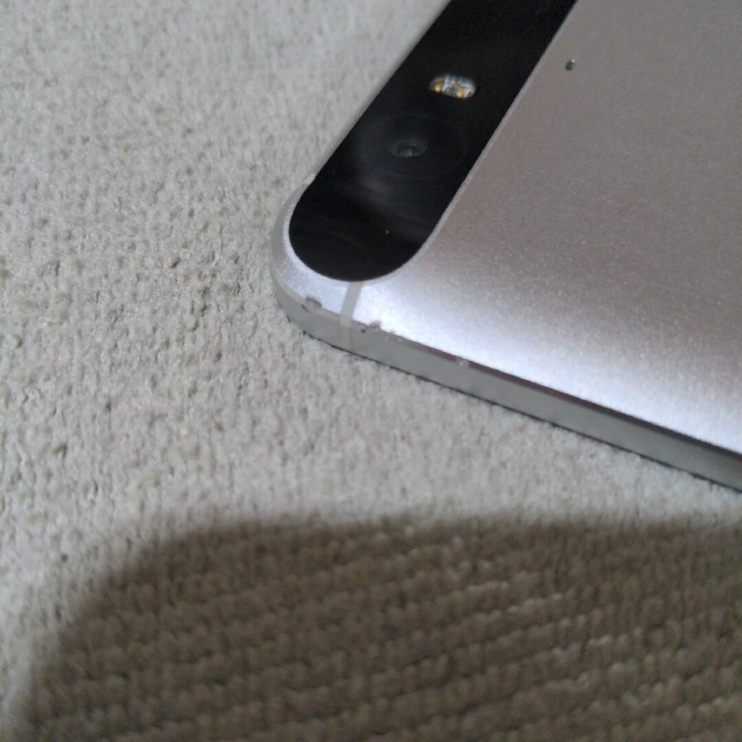 Google Nexus(グーグルネクサス)のジャンク Nexus 6P Silver 32GB SIMフリー カスタムROM スマホ/家電/カメラのスマートフォン/携帯電話(スマートフォン本体)の商品写真