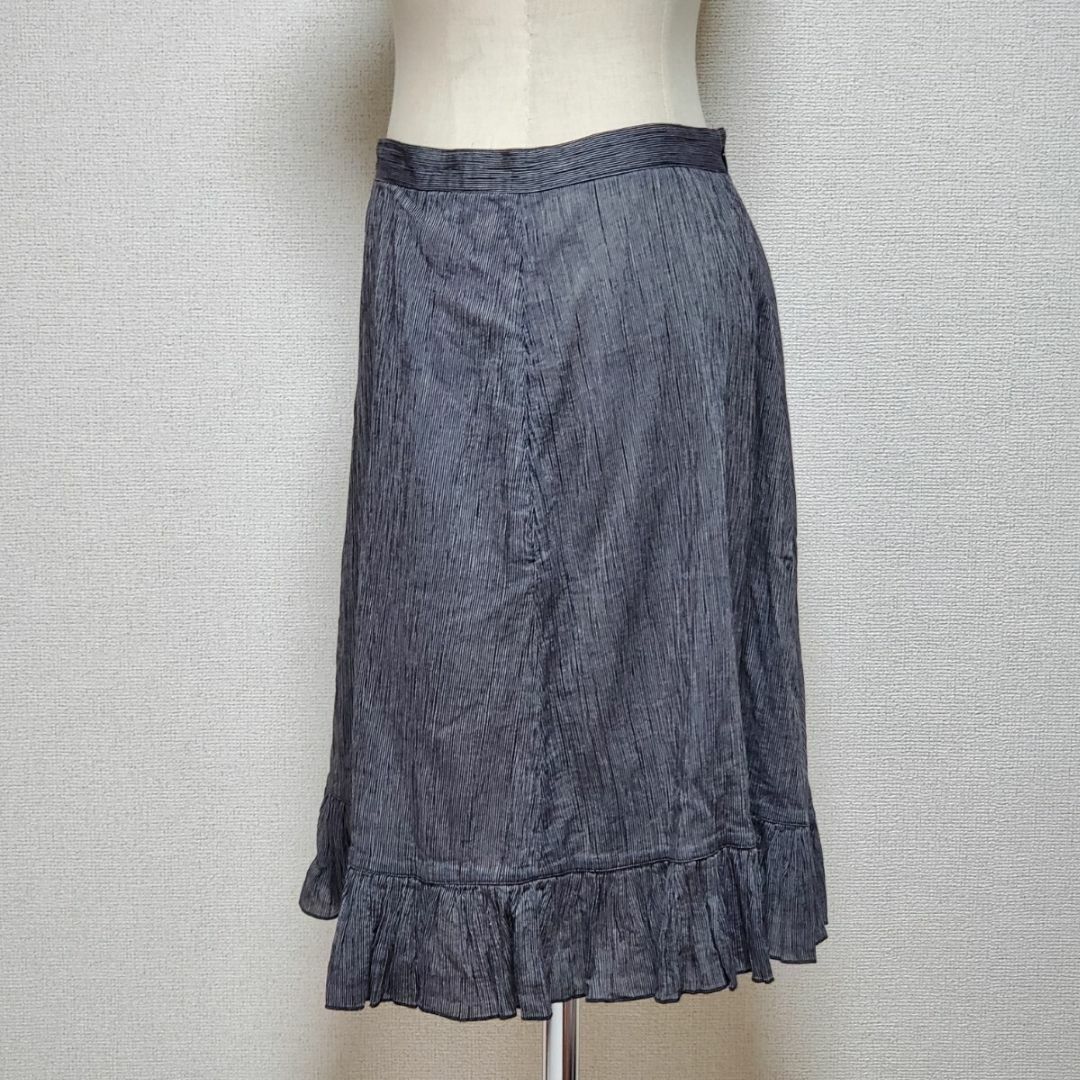 agnes b.(アニエスベー)のagnes b. アニエスベー グレー系 裾フリル フレア ミニスカート サイズ レディースのスカート(その他)の商品写真