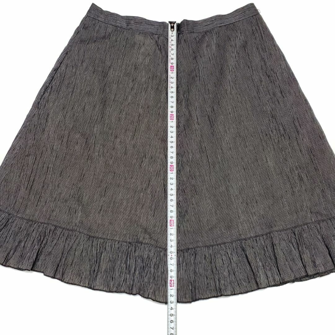 agnes b.(アニエスベー)のagnes b. アニエスベー グレー系 裾フリル フレア ミニスカート サイズ レディースのスカート(その他)の商品写真
