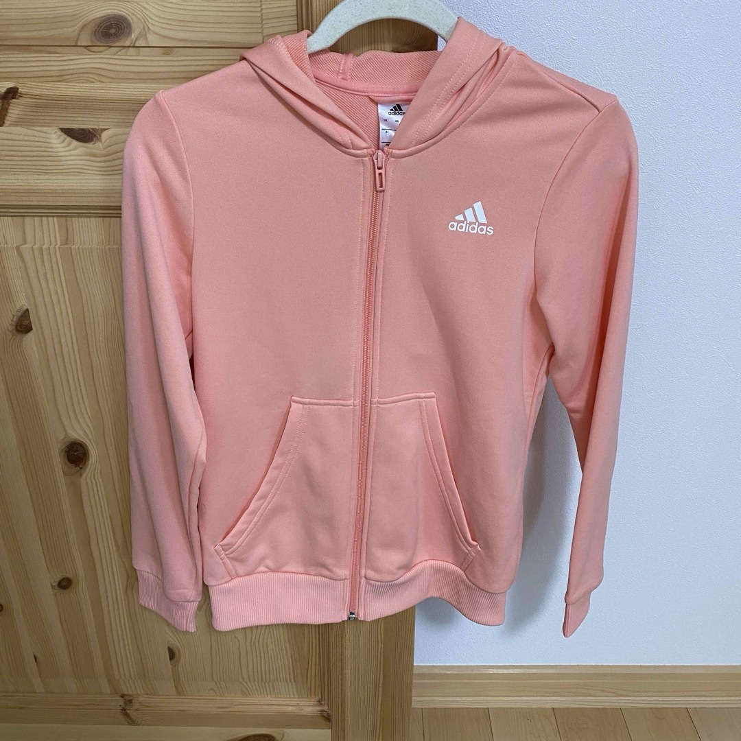 adidas(アディダス)のadidas ジャージ　160 キッズ/ベビー/マタニティのキッズ服女の子用(90cm~)(ジャケット/上着)の商品写真