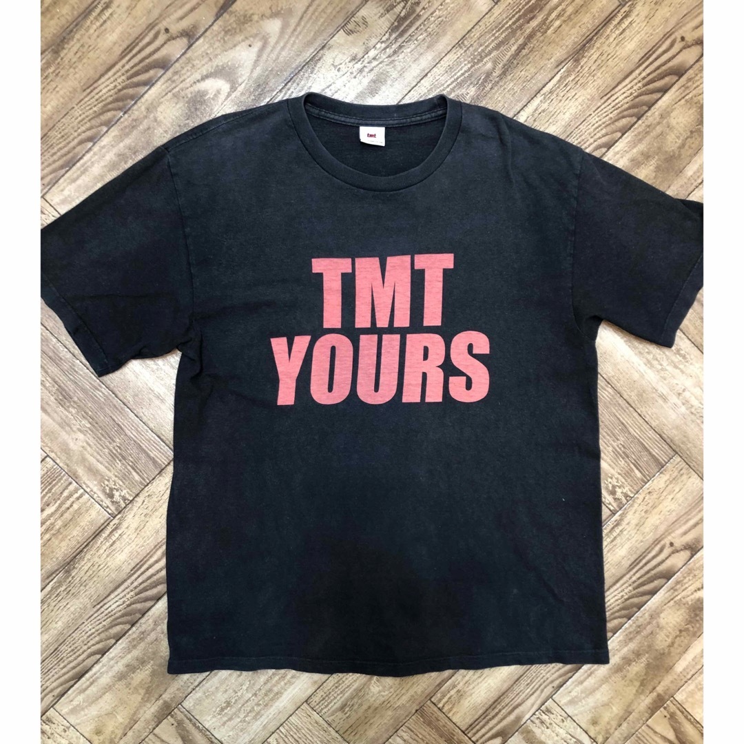 TMT(ティーエムティー)のTMT YOURS ティーエムティーTEE  XL size  BLACK メンズのトップス(Tシャツ/カットソー(半袖/袖なし))の商品写真