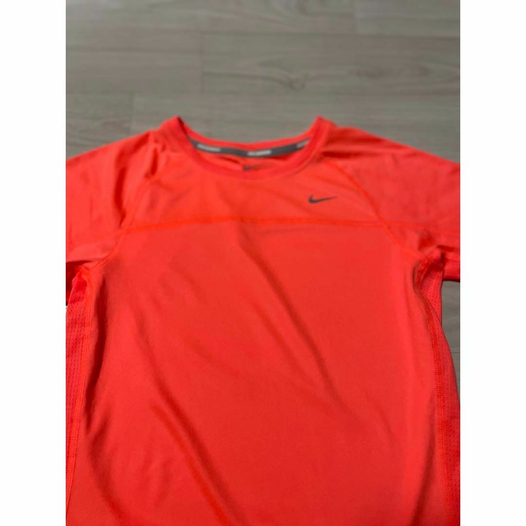 NIKE(ナイキ)の美品 NIKE ナイキ DRY FIT Tシャツ オレンジ S スポーツ/アウトドアのトレーニング/エクササイズ(その他)の商品写真