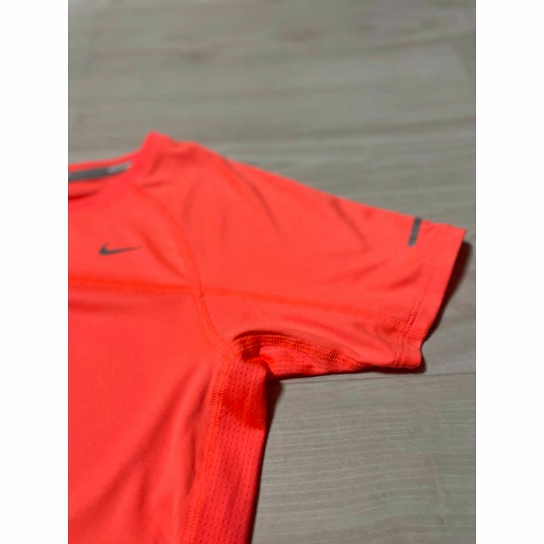 NIKE(ナイキ)の美品 NIKE ナイキ DRY FIT Tシャツ オレンジ S スポーツ/アウトドアのトレーニング/エクササイズ(その他)の商品写真