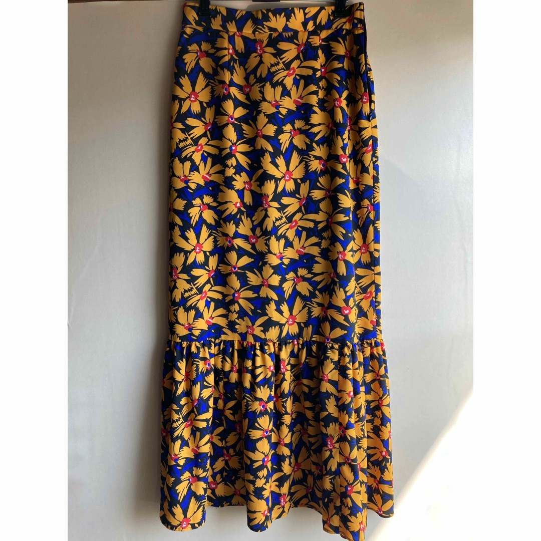 UNITED ARROWS(ユナイテッドアローズ)のユナイテッドアローズ　フラワー柄ロングスカート レディースのスカート(ロングスカート)の商品写真
