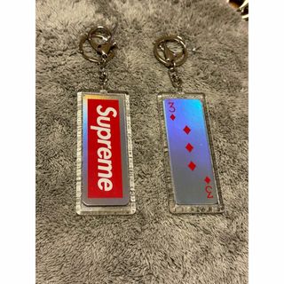 シュプリーム(Supreme)の3♦️ SUPREME  ホログラフィック トランプ　キーホルダー(キーホルダー)