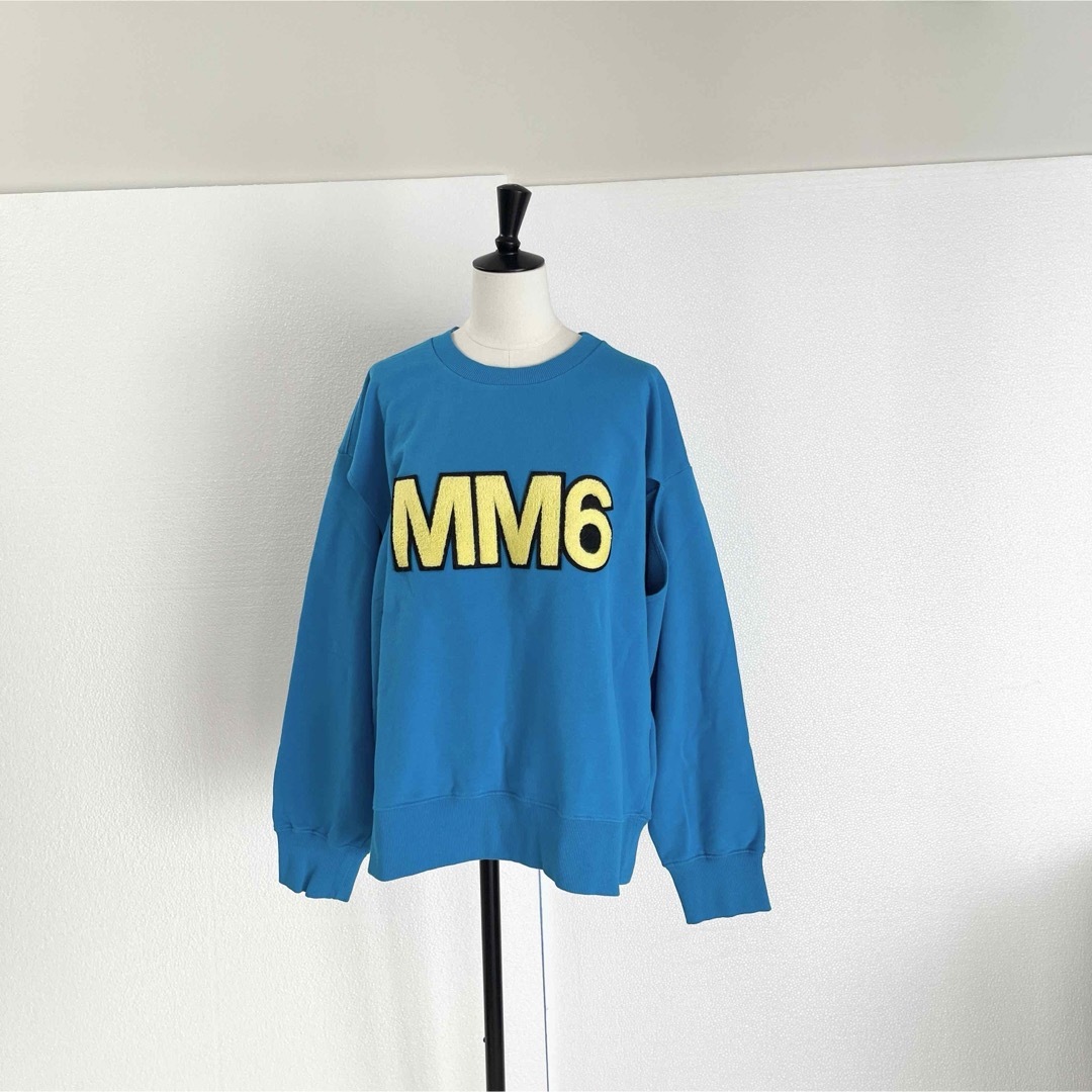 MM6(エムエムシックス)のMM6 Maison Margielaマルジェラ　ロゴ入りスウェット　ブルーXS レディースのトップス(トレーナー/スウェット)の商品写真