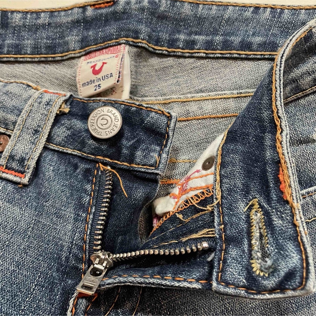 True Religion(トゥルーレリジョン)のトゥルーレリジョン　JOEY フレアジーンズ　デニム レディースのパンツ(デニム/ジーンズ)の商品写真