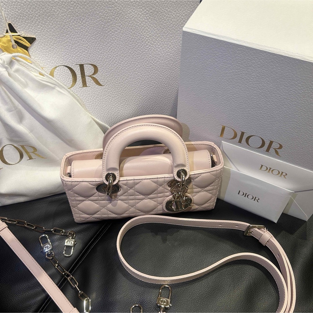 Dior(ディオール)のLady D-Joy バッグ レディースのバッグ(ハンドバッグ)の商品写真