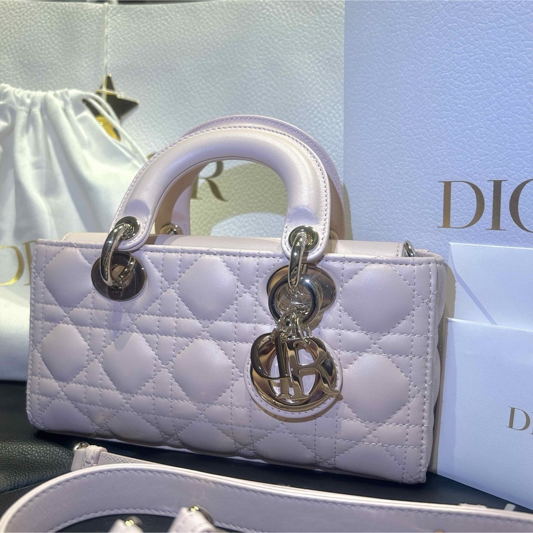 Dior(ディオール)のLady D-Joy バッグ レディースのバッグ(ハンドバッグ)の商品写真