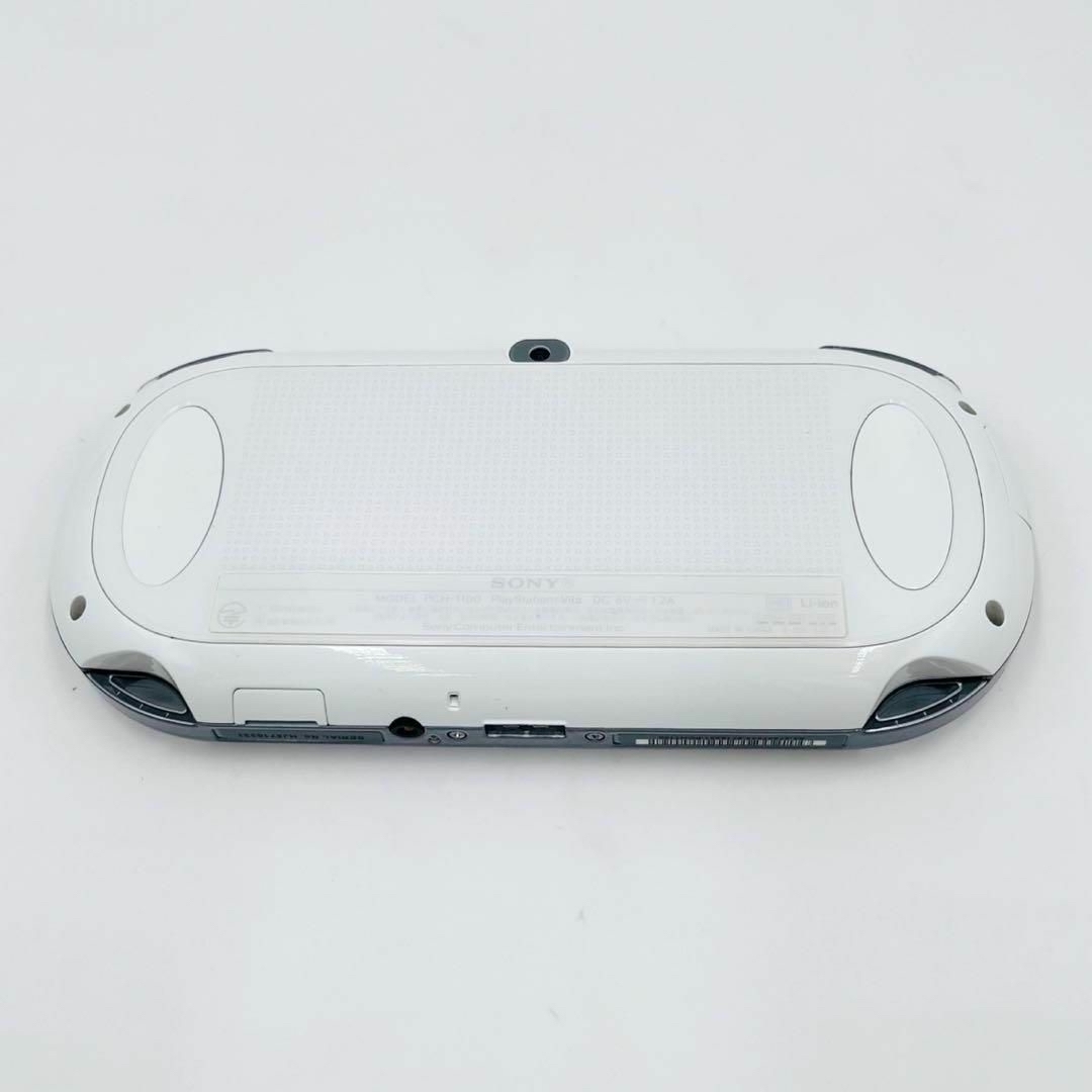 PlayStation Vita(プレイステーションヴィータ)の【美品】PlayStation Vita PCH-1100 クリスタルホワイト エンタメ/ホビーのゲームソフト/ゲーム機本体(携帯用ゲーム機本体)の商品写真