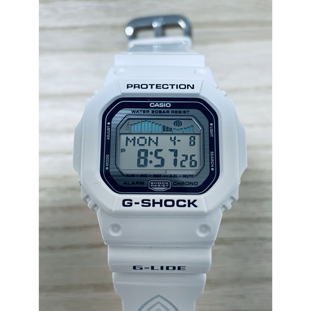 G-SHOCK(ジーショック)の【未使用】CASIO G-SHOCK G-LIDE GLX-5600 ホワイト メンズの時計(腕時計(デジタル))の商品写真