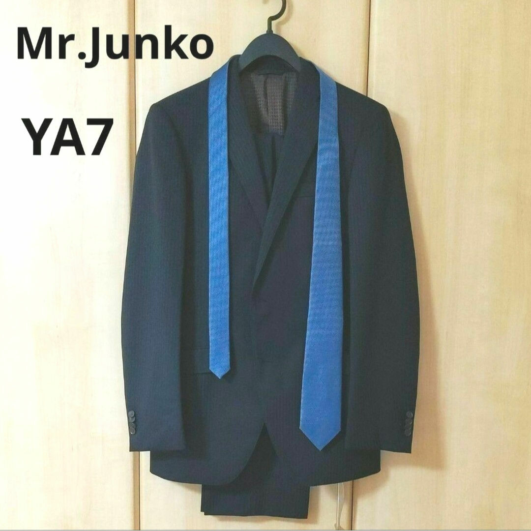 Mr.Junko(ミスタージュンコ)のMR.JUNKO シャドーストライプ  スーツ セットアップ  YA7 メンズのスーツ(セットアップ)の商品写真