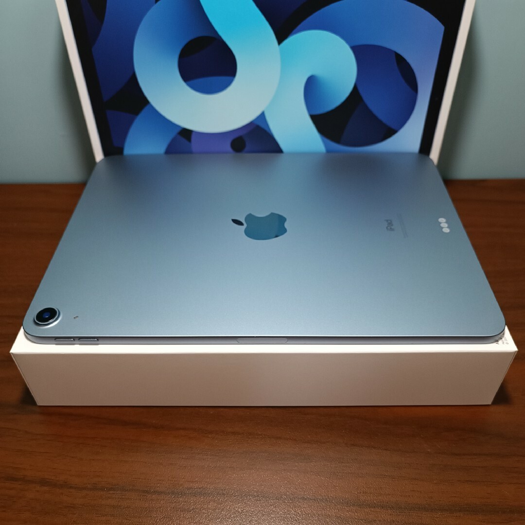 Apple(アップル)の(美品) iPad Air4 第4世代 WiFi 64GB キーボード付き スマホ/家電/カメラのPC/タブレット(タブレット)の商品写真