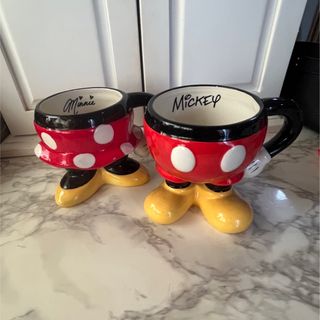 ディズニー(Disney)の新品未使用/Disneyディズニー/ミッキーミニーペアマグカップ陶器(食器)