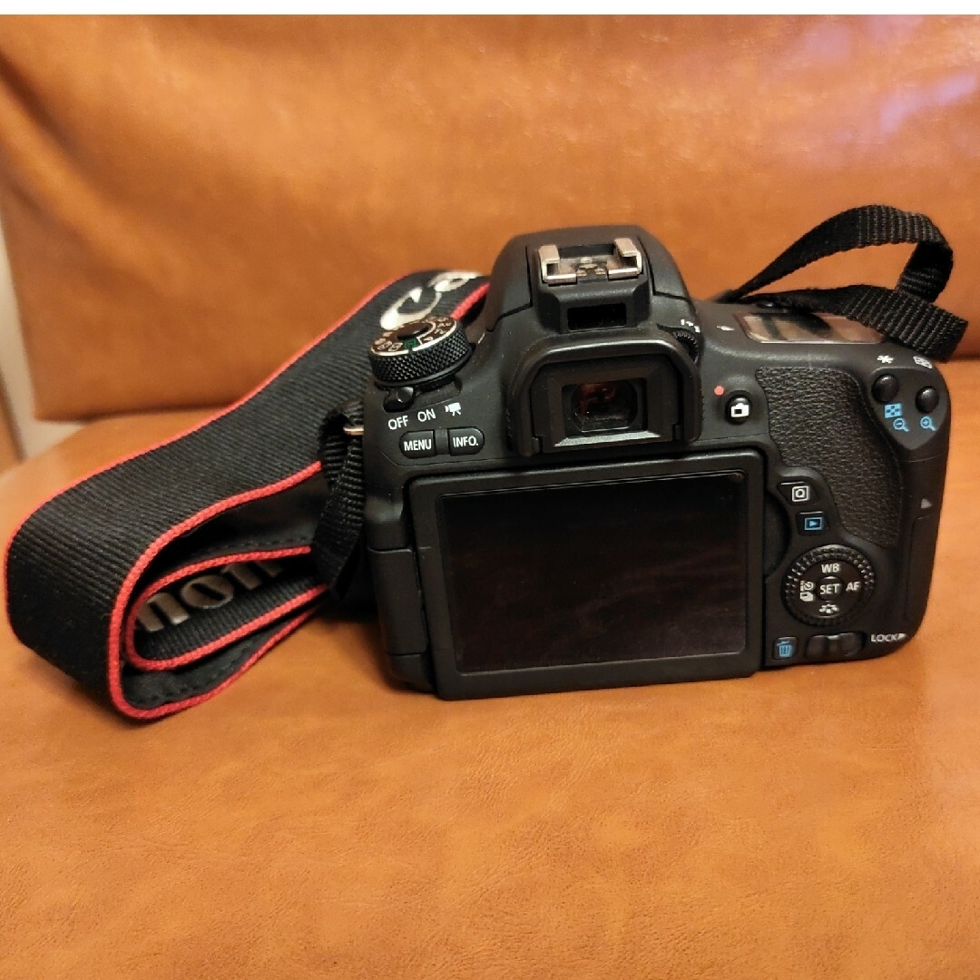 CANON EOS 8000D レンズストロボセット CANON EOS 8000D レンズストロボセット