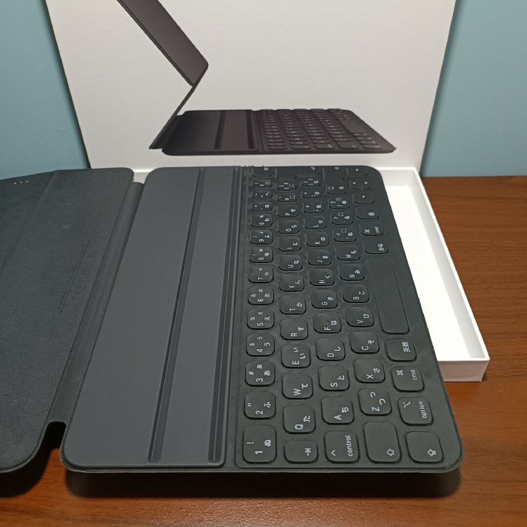 Apple(アップル)の(美品) iPad Smart Keyboard Folio Pro11、Air スマホ/家電/カメラのPC/タブレット(タブレット)の商品写真