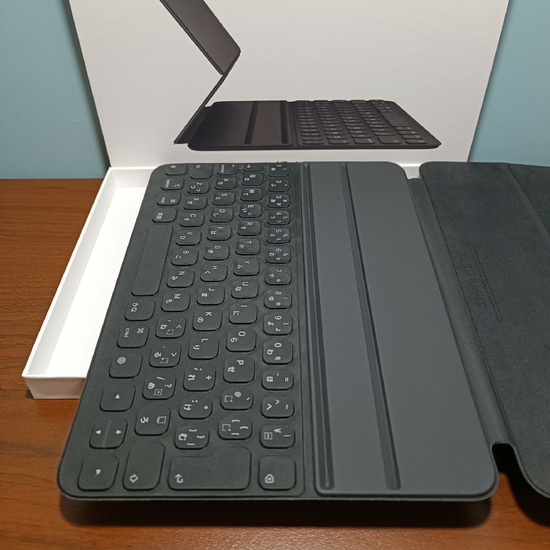 Apple(アップル)の(美品) iPad Smart Keyboard Folio Pro11、Air スマホ/家電/カメラのPC/タブレット(タブレット)の商品写真