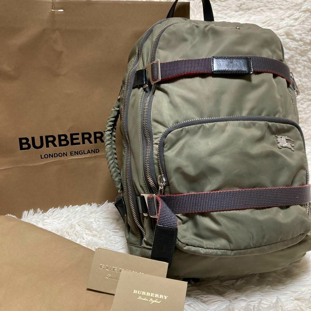 BURBERRY(バーバリー)の正規品　バーバリー　リュック　カーキ　大容量　正規品　付属品有り　ホースロゴ レディースのバッグ(リュック/バックパック)の商品写真