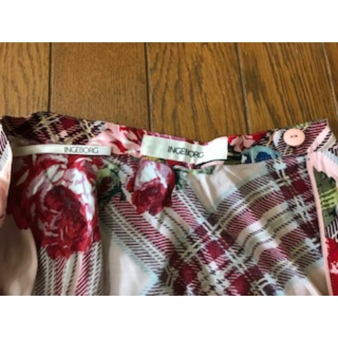 INGEBORG(インゲボルグ)のインゲボルグ INGEBORG スカート チェックにバラの花束柄 ピンク レア レディースのスカート(ロングスカート)の商品写真